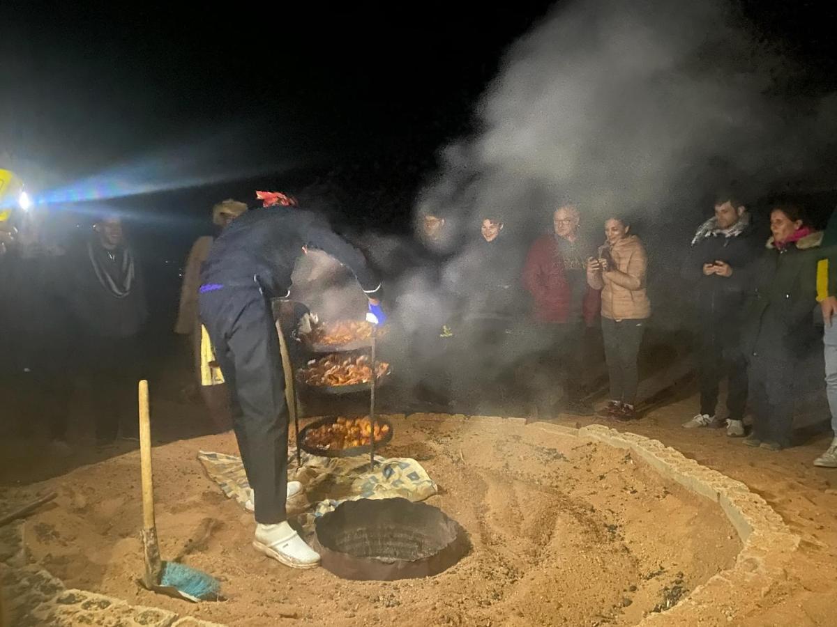 Wadirumtours&Camp Wadi Rum Esterno foto